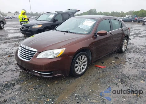 2013 Chrysler 200 Touring z USA, uszkodzony, nr VIN 1C3CCBBG1DN569415